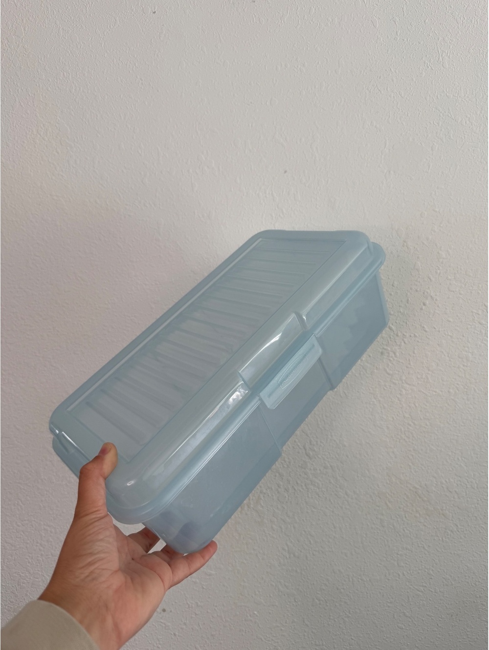 Rubbermaid Vintage 1990s Keepers Snap Case Light Blue 2281 EUC Clear Plastic Bin